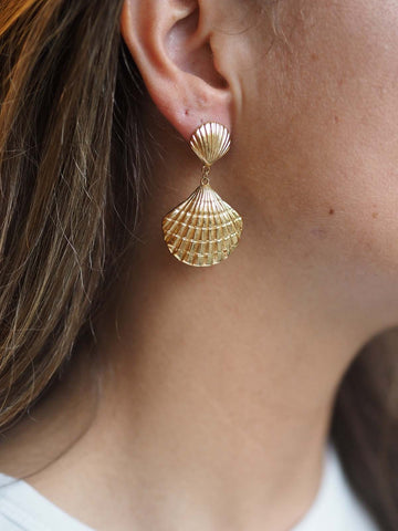 Earring golden shell