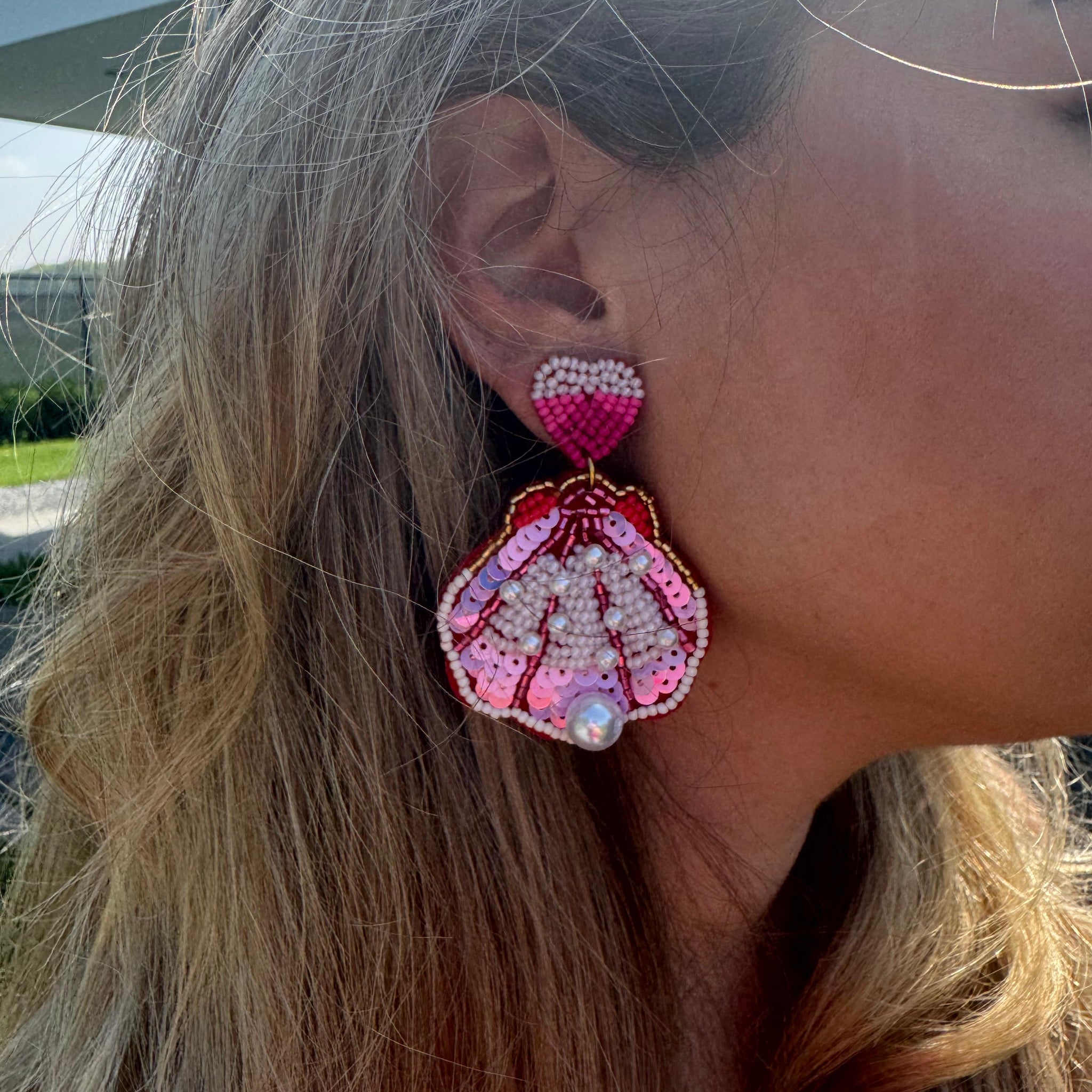 Earring pink shell